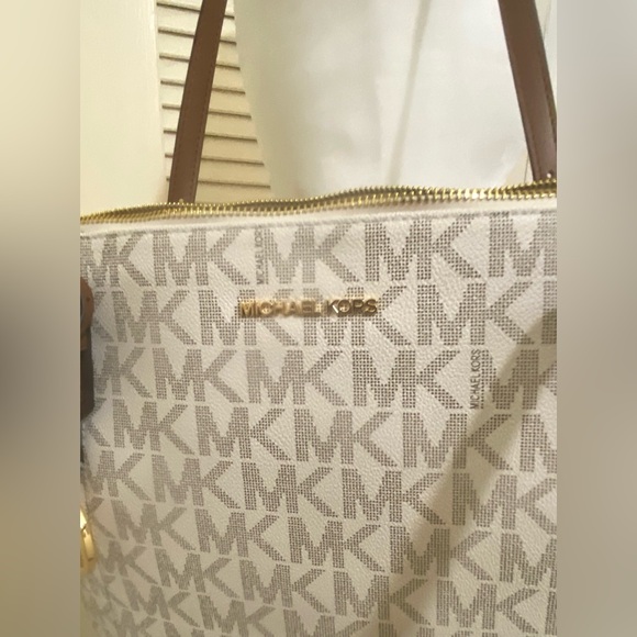 MICHAEL KORS BAG - Picture 9 of 15